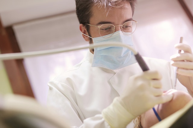 Photo by Andrea Piacquadio: https://www.pexels.com/photo/man-in-white-dress-shirt-holding-dental-tools-3779697/